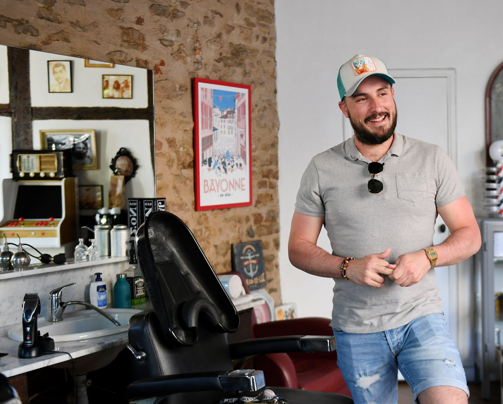 Tony, Barbier à Bourg-en-Bresse, cliente Agenza